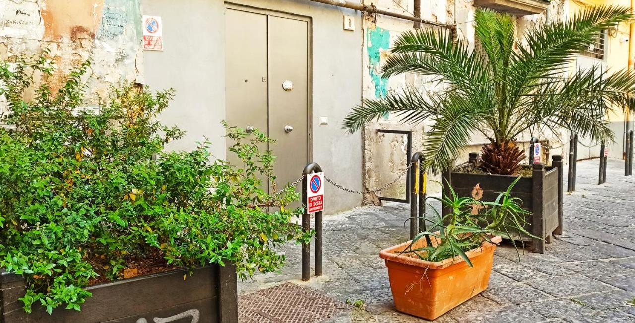 Napoli Pop Chiaia Apartment Luaran gambar